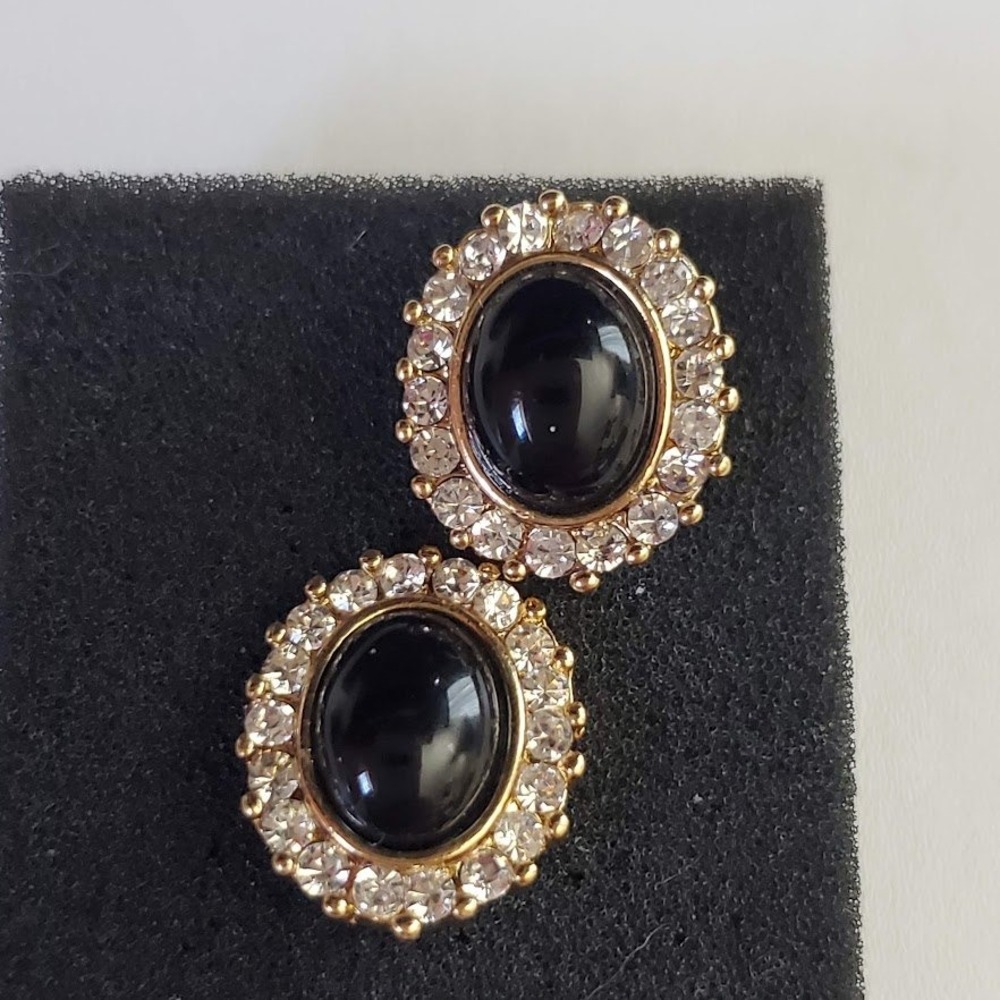 Trifari Vintage Gold Tone Black Cabochon Rhinestone Halo Stud Earrings 1980's